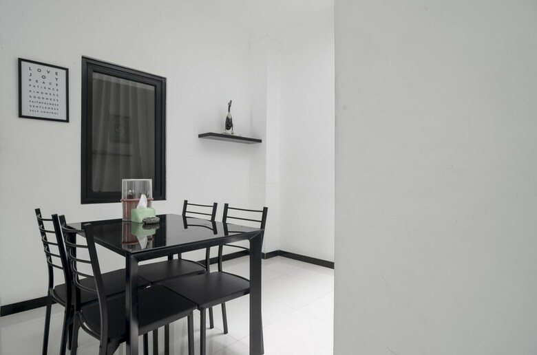 Hotel Reddoorz Near Poncol Station
