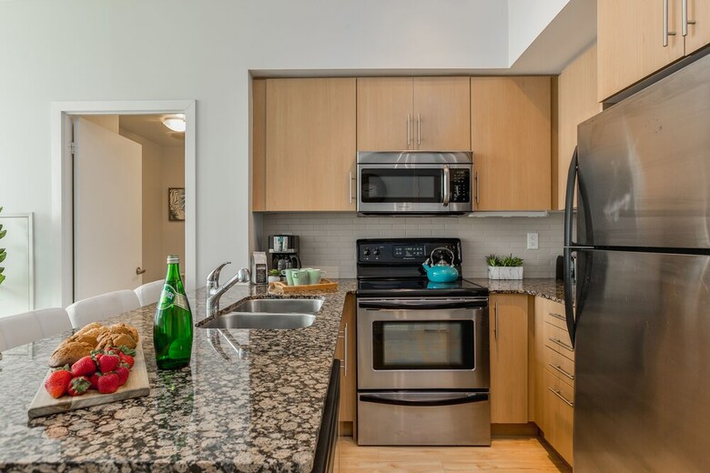 Applewood Suites - Financial District