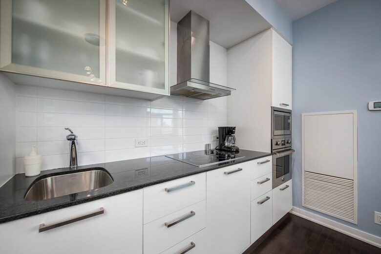 Applewood Suites - Financial District