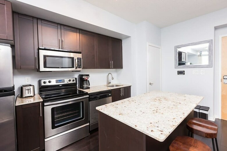Applewood Suites - Financial District