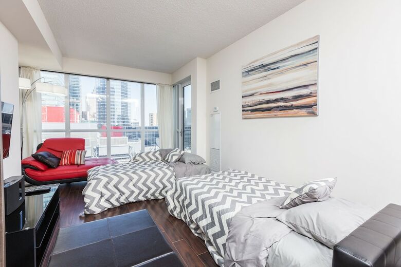 Applewood Suites - Convention Centre & Blue Jays