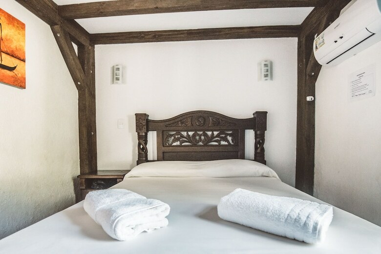 Hotel The Rock House Hostel - Adults Only