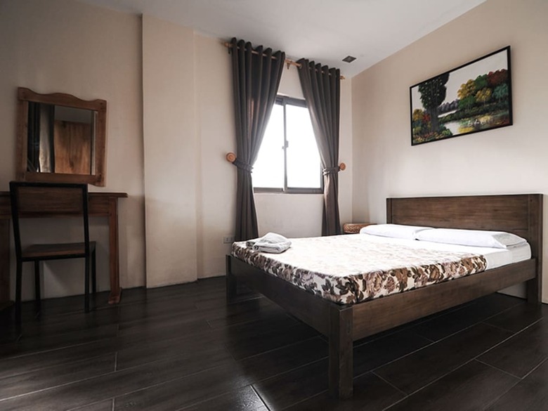 Hotel Pine Breeze Cottages