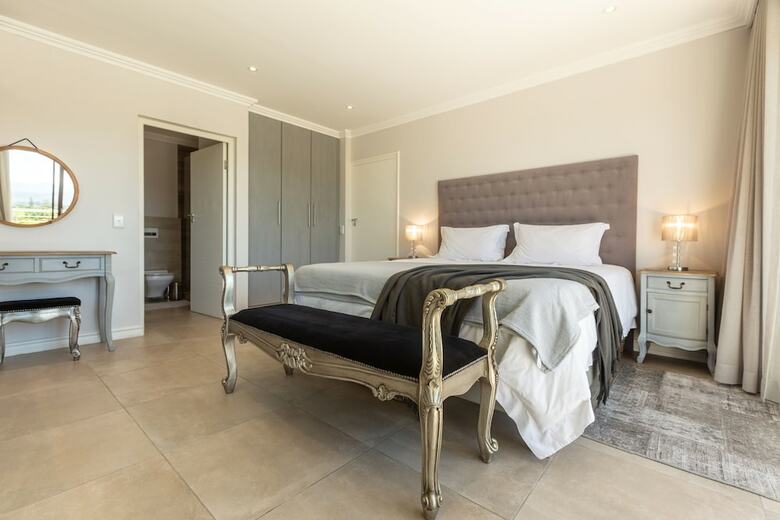Sunrise Bay Self-catering Accommodation