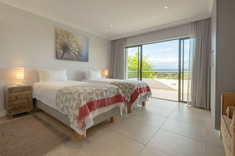 Sunrise Bay Self-catering Accommodation