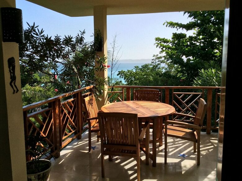 Bed & Breakfast Suites La Colline