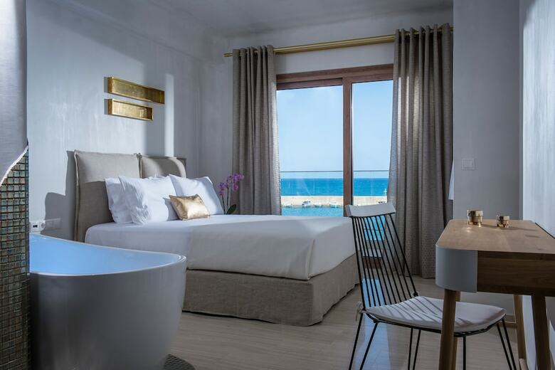 Apartamentos Cosmopolis Crete Suites