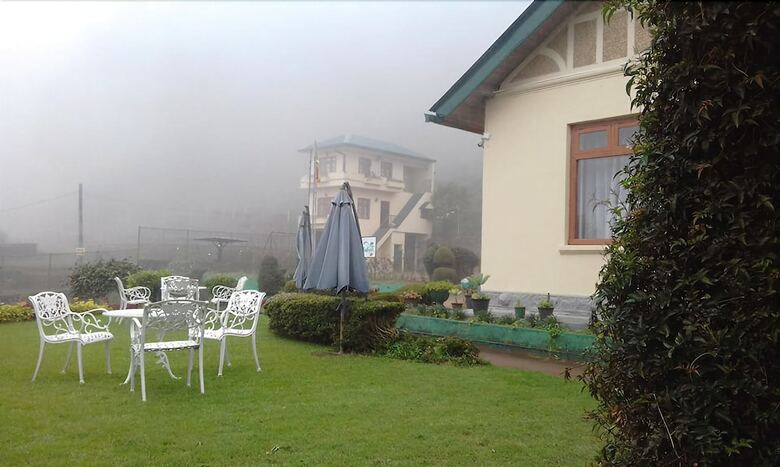 Tea Bush Hotel - Nuwara Eliya