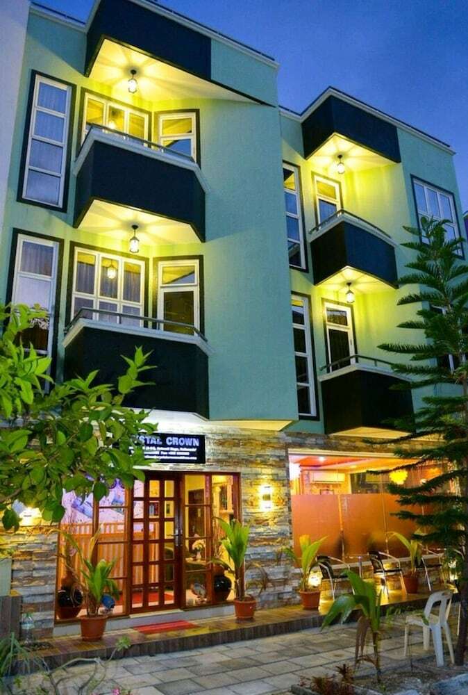 Hotel Crystal Crown