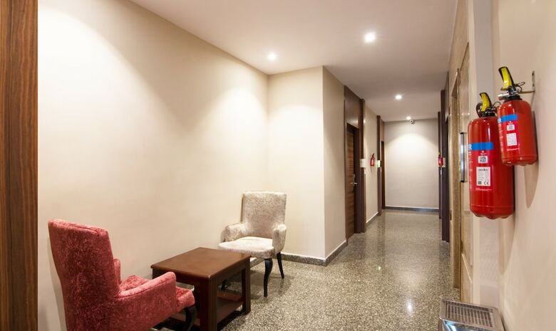 Hotel Treebo Tryst Kc Manor