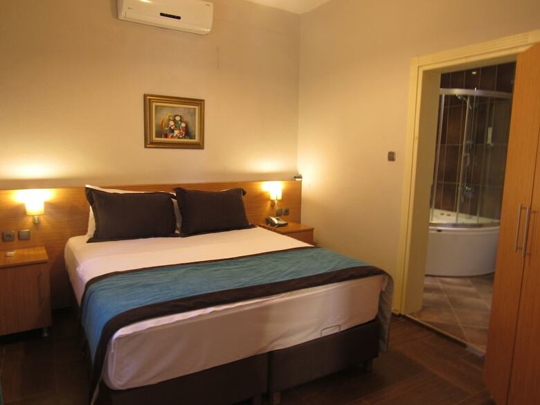 Assos Hunters Hotel