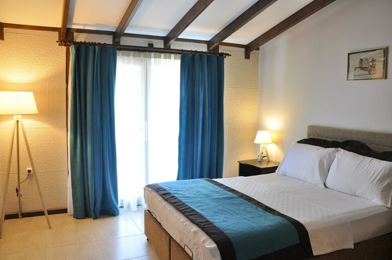 Assos Hunters Hotel