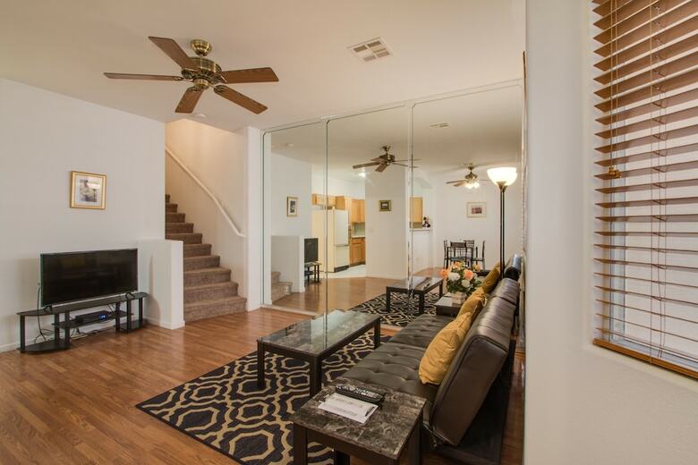 Apartamentos Beautiful Townhome With Pool