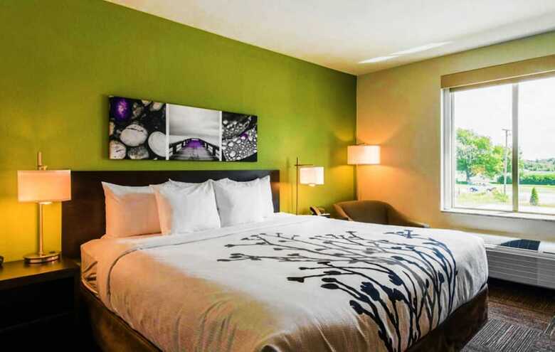 Hotel Sleep Inn & Suites
