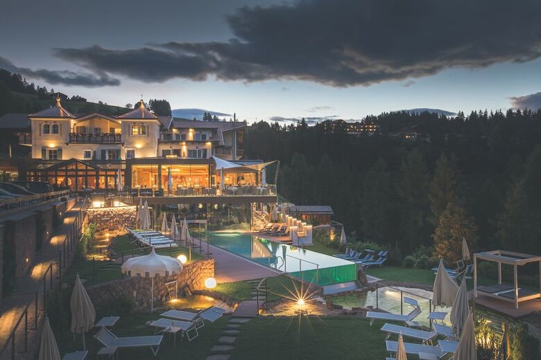 Hotel Mountain Spa Resort Albion