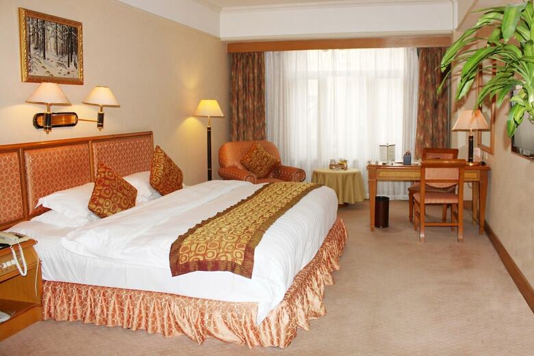 Qingdao Oceanwide Elite Hotel