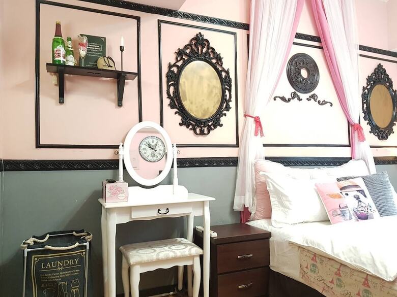 Hotel Meow Meow Hostel