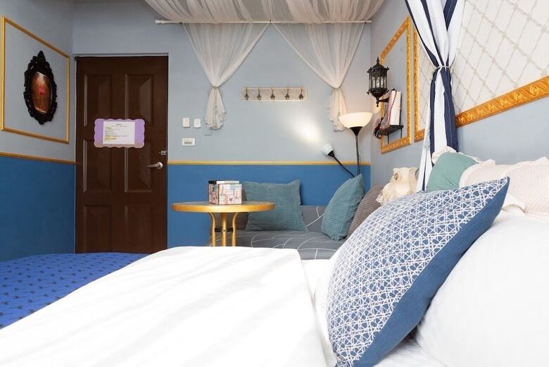 Hotel Meow Meow Hostel