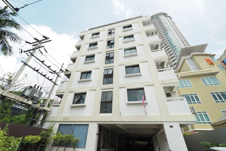 Hotel Living Naraa Place