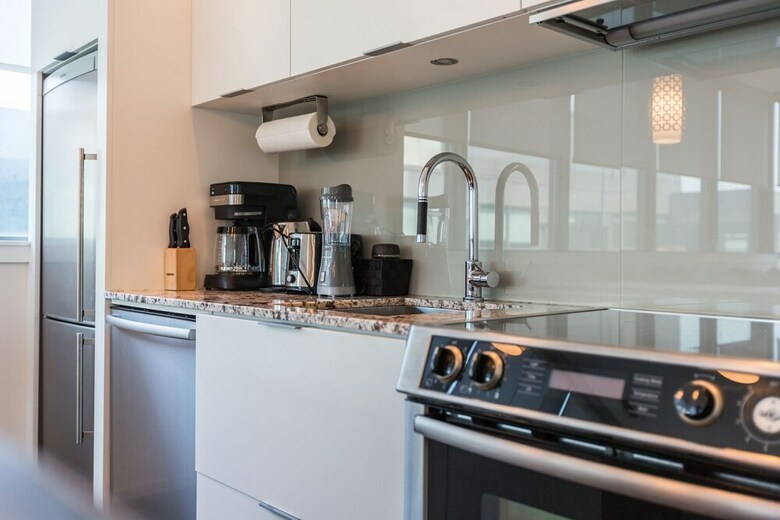 Applewood Suites - 2 Bdrm King & Spadina