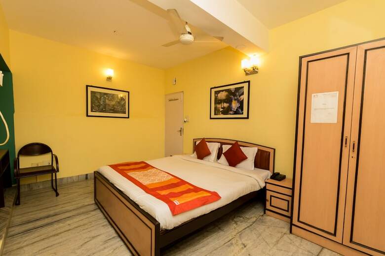 Hotel Oyo 3675 Kalighat