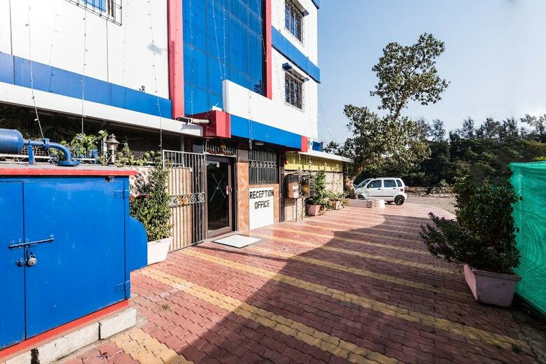 Hotel Oyo 7256 Mahape