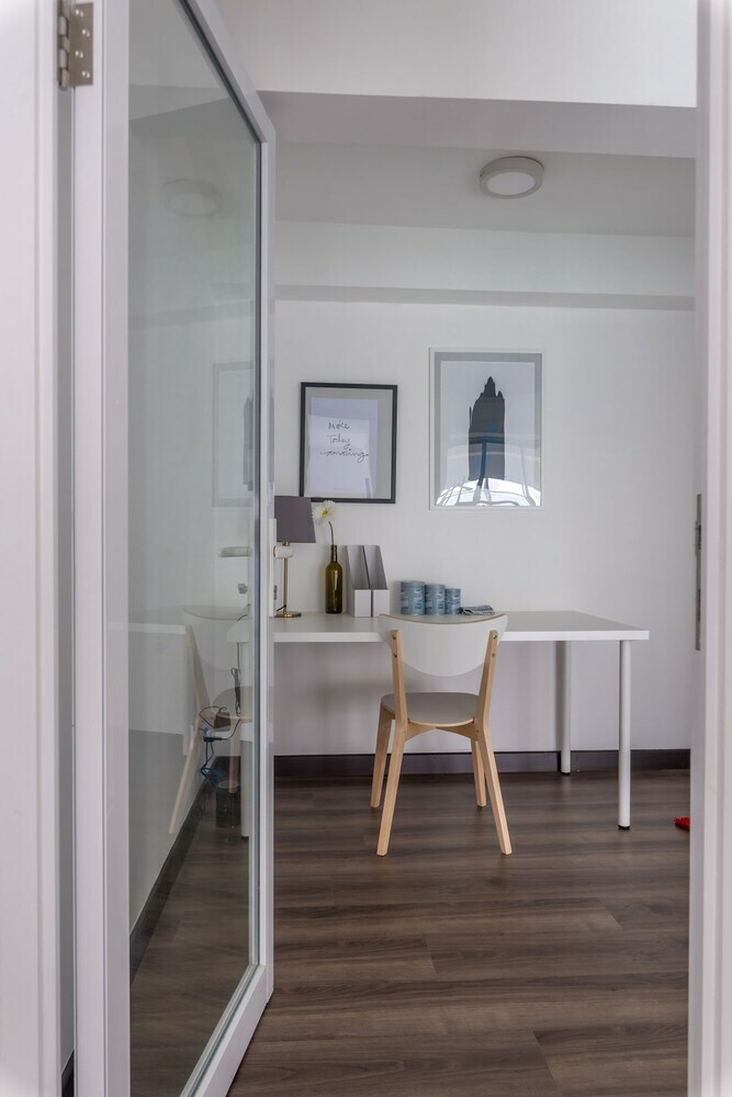 Apartamentos Urban Suite At Maritime Suite