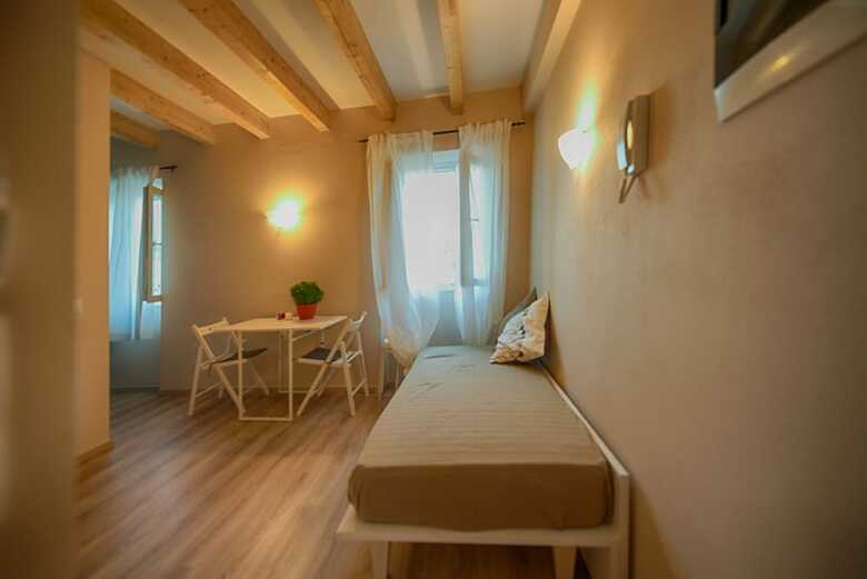 Apartamentos Loc Hospitality
