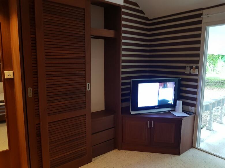 Castle Howchow Beach Resort Hotel
