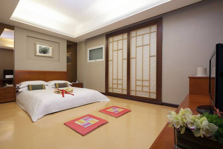 Highton Hotel Shanghai