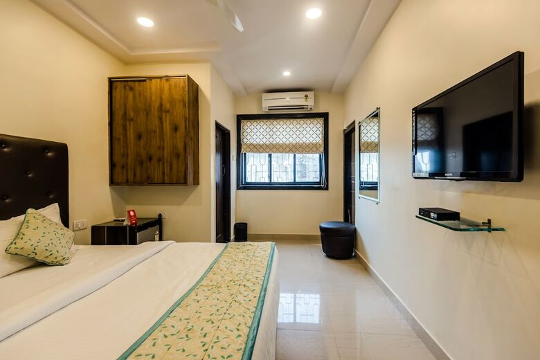 Hotel Oyo 8373 Rigga Inn