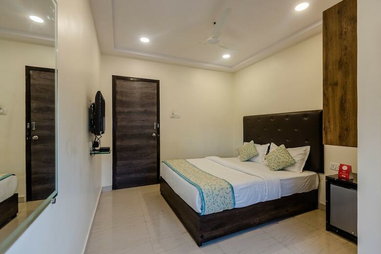 Hotel Oyo 8373 Rigga Inn