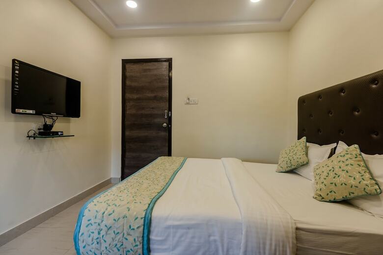 Hotel Oyo 8373 Rigga Inn