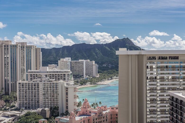 Gaia Hawaii At Trump Waikiki Hotel