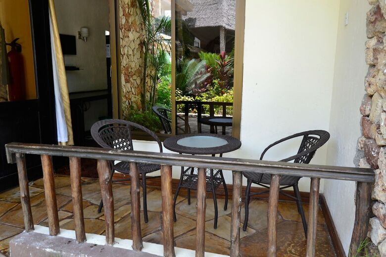 Hotel Serene Beach Resort
