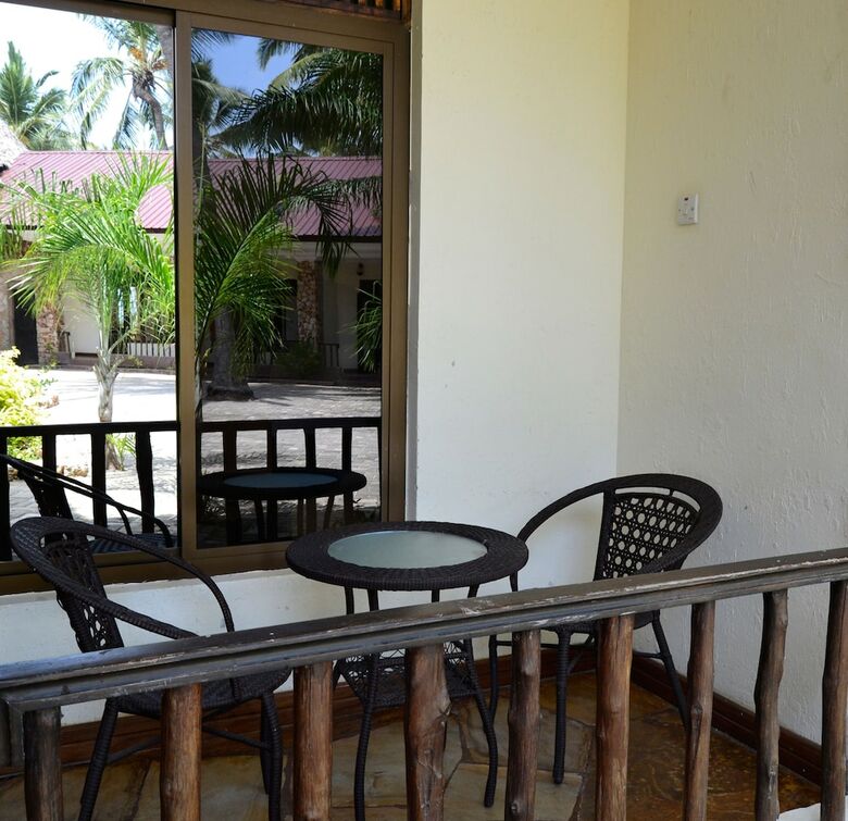 Hotel Serene Beach Resort