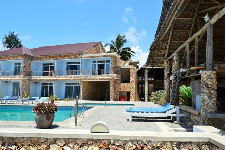 Hotel Serene Beach Resort