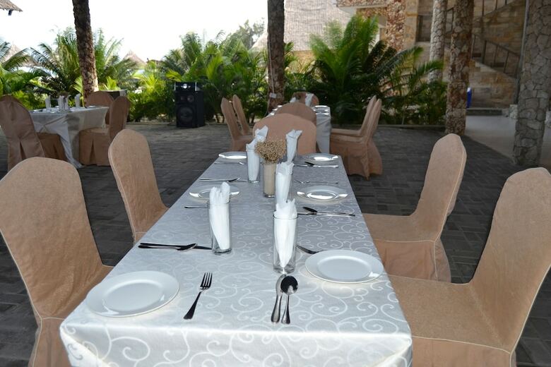 Hotel Serene Beach Resort