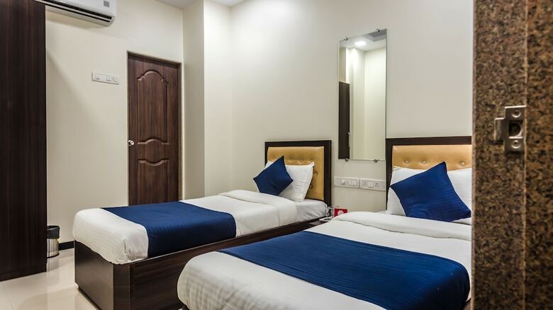 Hotel Oyo 8298 Zee Residency