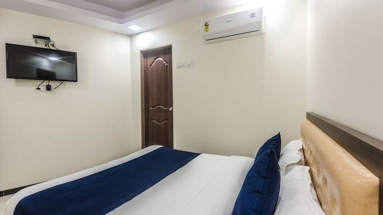 Hotel Oyo 8298 Zee Residency