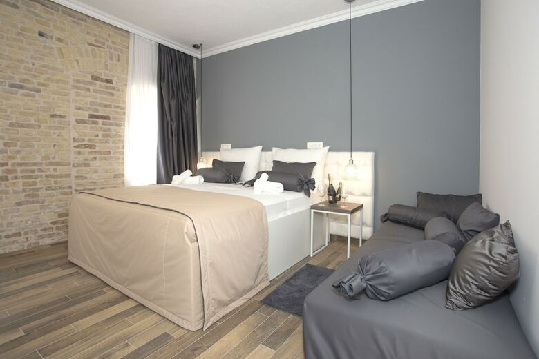 Bed & Breakfast Aspalathos Residence