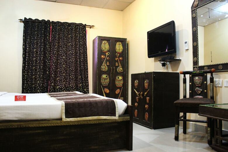 Oyo 8505 Hotel Ashu Palace