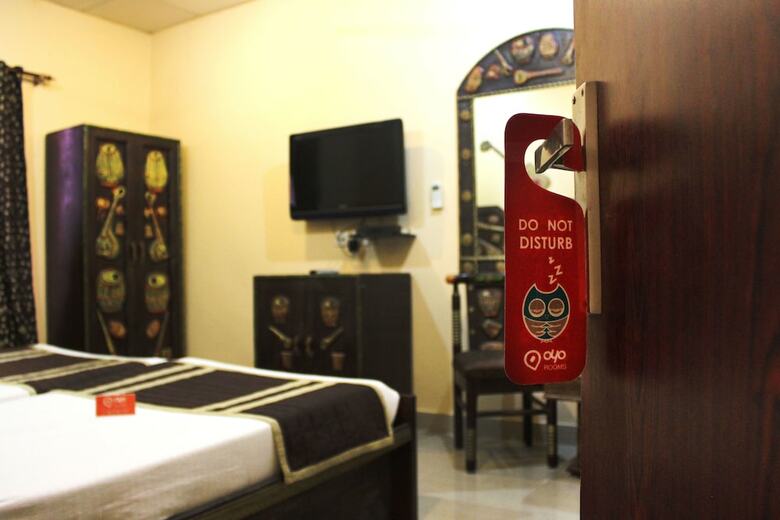 Oyo 8505 Hotel Ashu Palace
