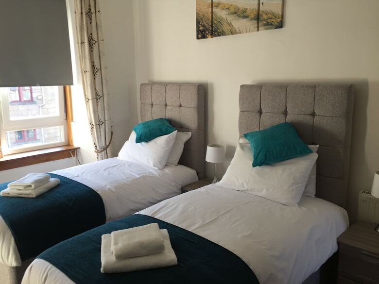 Apartamentos Great Location 2 Bedroom Scotstoun Flat