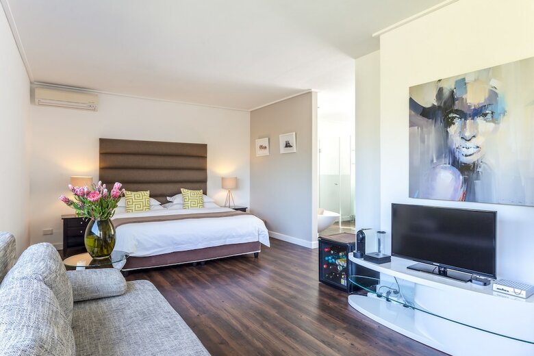 Bed & Breakfast Cube Guest House