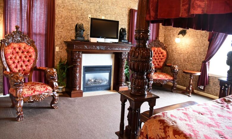 Lions Gate Manor Bed And Breakfast