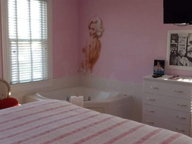 Bed & Breakfast Summer Nites