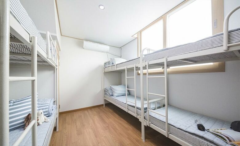 Hostal Peter Pan Guesthouse - Hostel