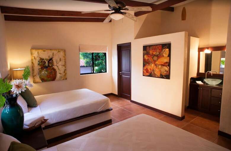 Hotel Boca Olas Resort Villas