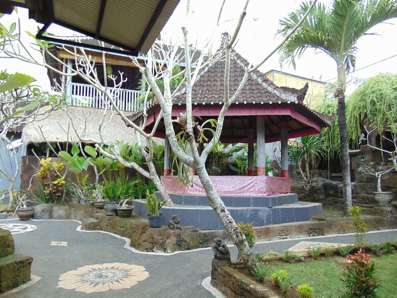 Hotel Dipondok Homestay